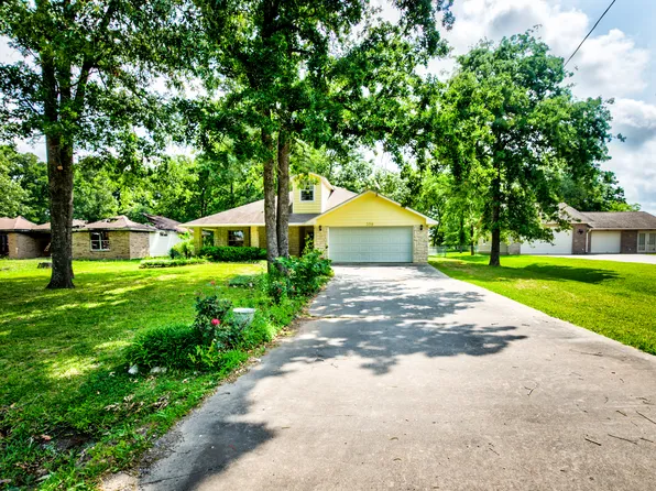 359 Buffalo Ct, Livingston, TX 77351
