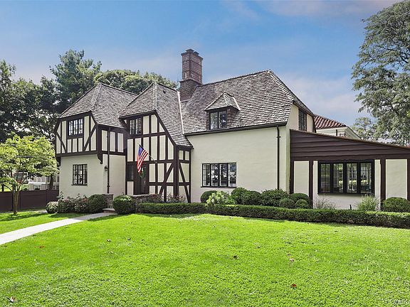 2nd image of 30 Locust Lane