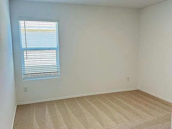 5th image of 1728 Round House Ln