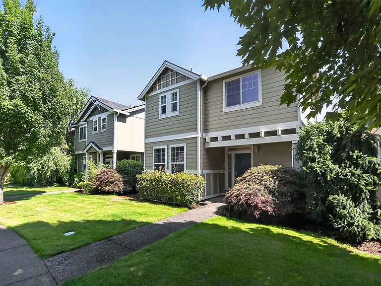 1506 SE Kobus Way — Photo 2