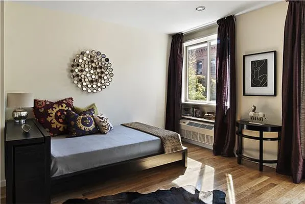 Rented by WIRE International Realty | media 4