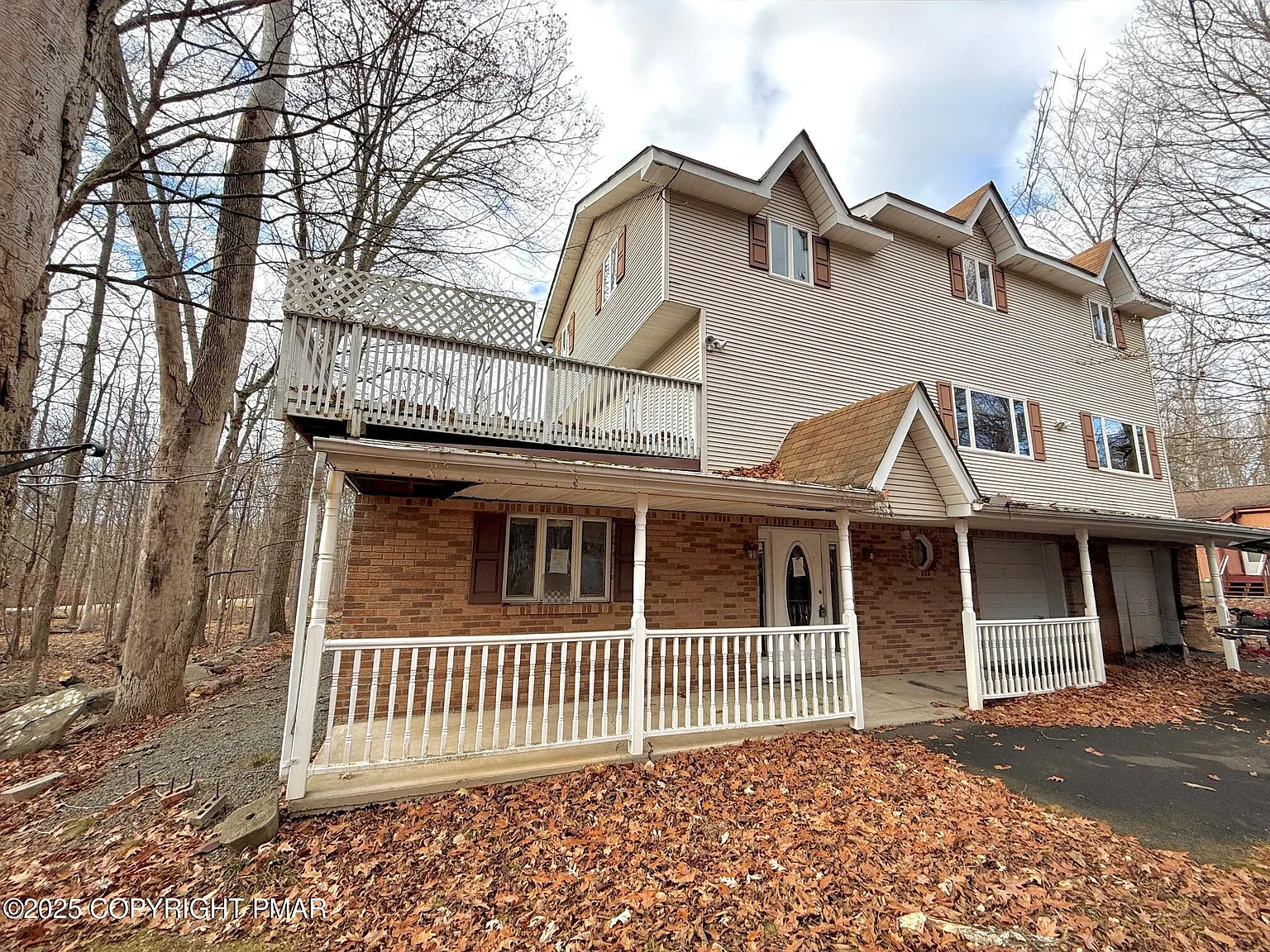 297 Hyland Dr photo 1