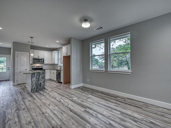 5th image of 1915 Willow St