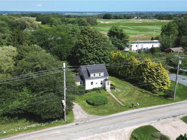 318 Mitchells Ln, Middletown, RI 02842