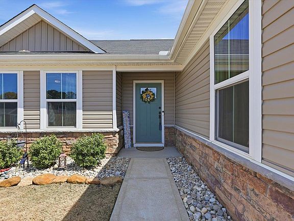 3rd image of 2321 Caffry Ln