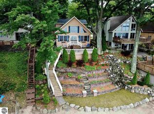 6404 W Lakeview Dr, Lake City, MI 49651