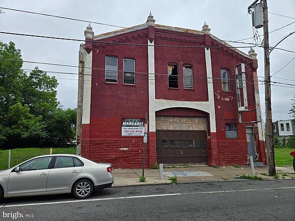 2nd image of 1621 Margaret St