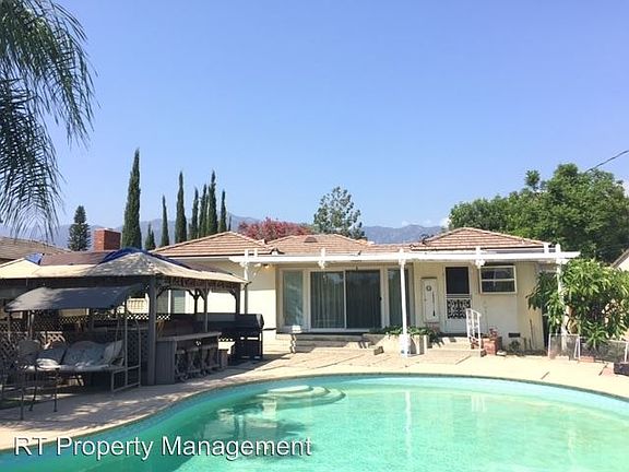 2nd image of 952 Palo Alto Dr
