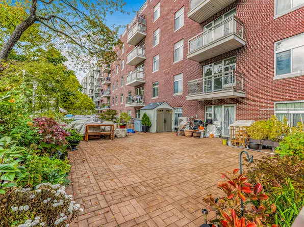 65-38 Austin Street image 13 of 16