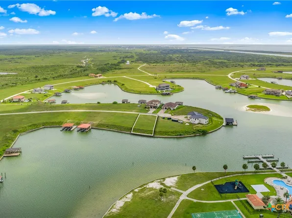 324 Chardonnay Way, Port O Connor, TX 77982