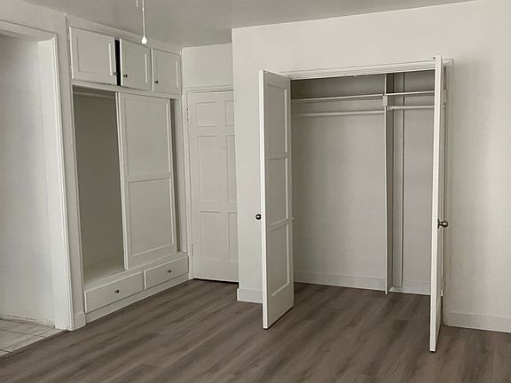 5th image of 236 S Sycamore Ave APT 2