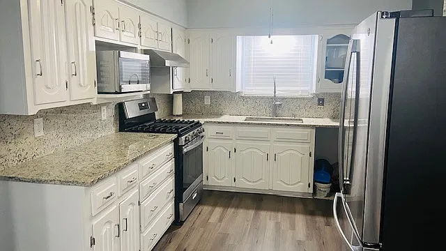 3 bed, 1270 sqft, $2,300 — Photo 4