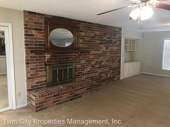 2nd image of 3106 Oakmont Dr