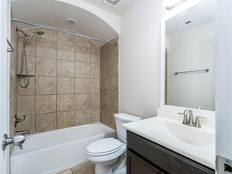 22918 Caverly Ln — Photo 24