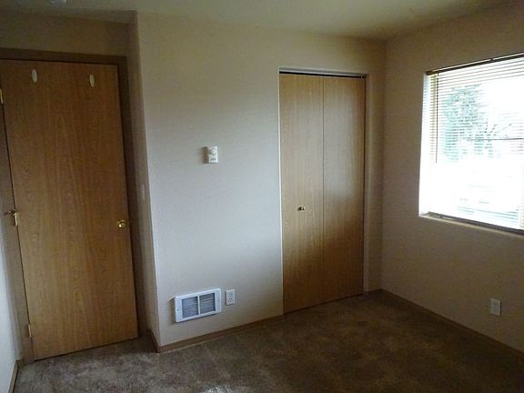 5th image of 4137-4139 Marshall Ave
