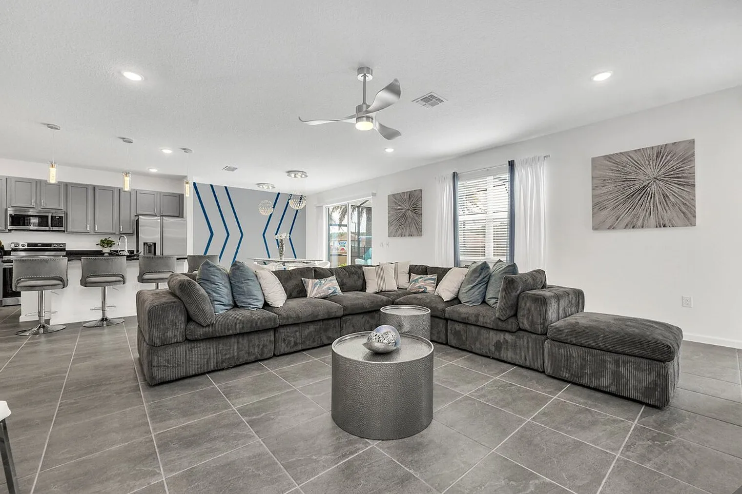 8 bed, 6.0 bath, 5672 sqft, $7,807 — Photo 2