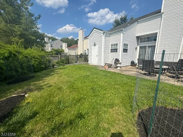 419 Cardinal Ln — Photo 17