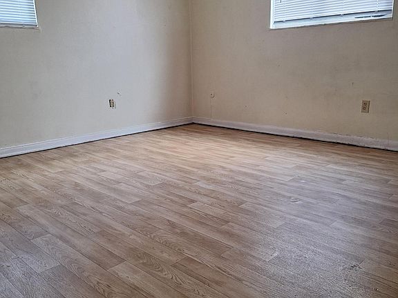 3rd image of 360 S Napoleon Ave #B