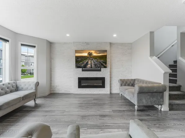 17724 58th St NW, Edmonton, AB T5Y 3W8