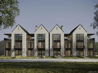 212 Carriage Way, Hyde Park, NY 12538