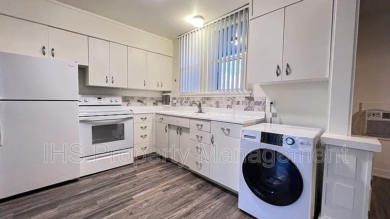 1209 George Washington Way #35