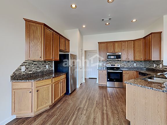 3rd image of 3052 Canal St