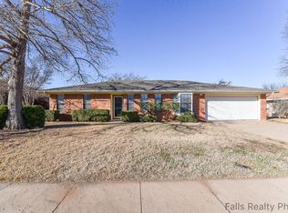 5048 Edgecliff Dr, Wichita Falls, TX 76302