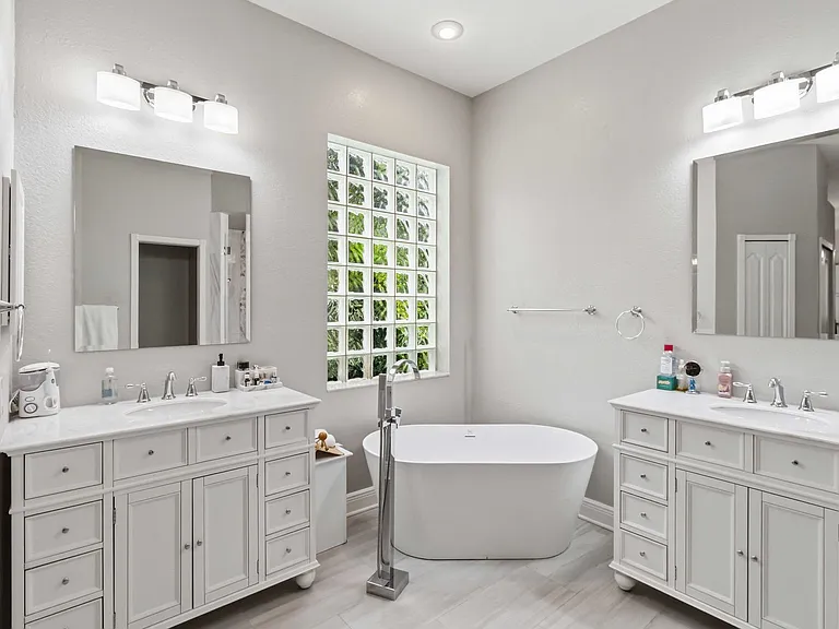5028 Southampton Cir — Photo 17
