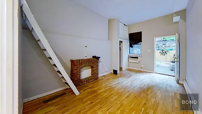 Rented by Bond New York | media 8