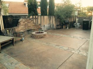 11 Rolling Ridge Dr, Pomona, CA 91766