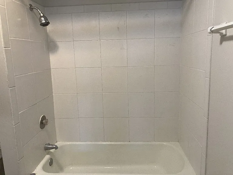 209 Williamsburg Dr #3 — Photo 6
