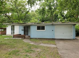 6843 Woodhurst Dr, Saint Louis, MO 63134