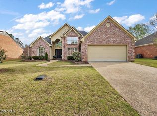 1710 Lake Trace Dr, Jackson, MS 39211