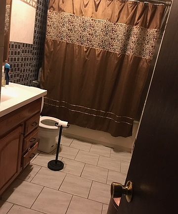 4th image of 21913 Olivia Ave