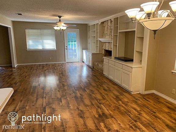 2nd image of 3404 Woodford Dr
