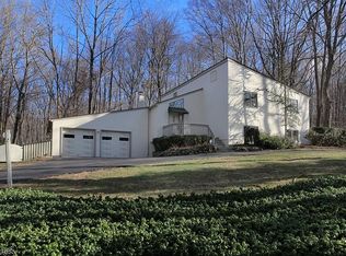105 Ironia Rd, Mendham, NJ 07945