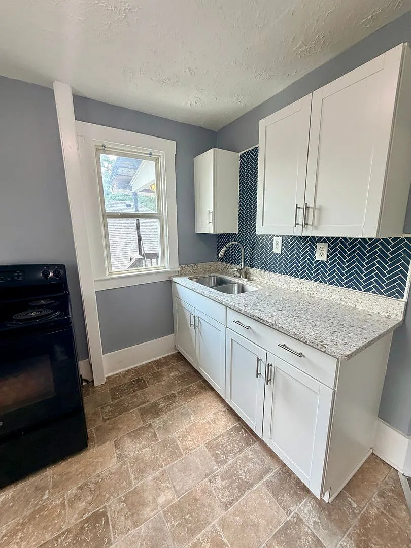 Cozy 1 Bed/ 1 Bath Apartment in Winchester, KY! — Photo 2