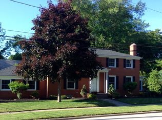 21575 S Park Dr, Fairview Park, OH 44126