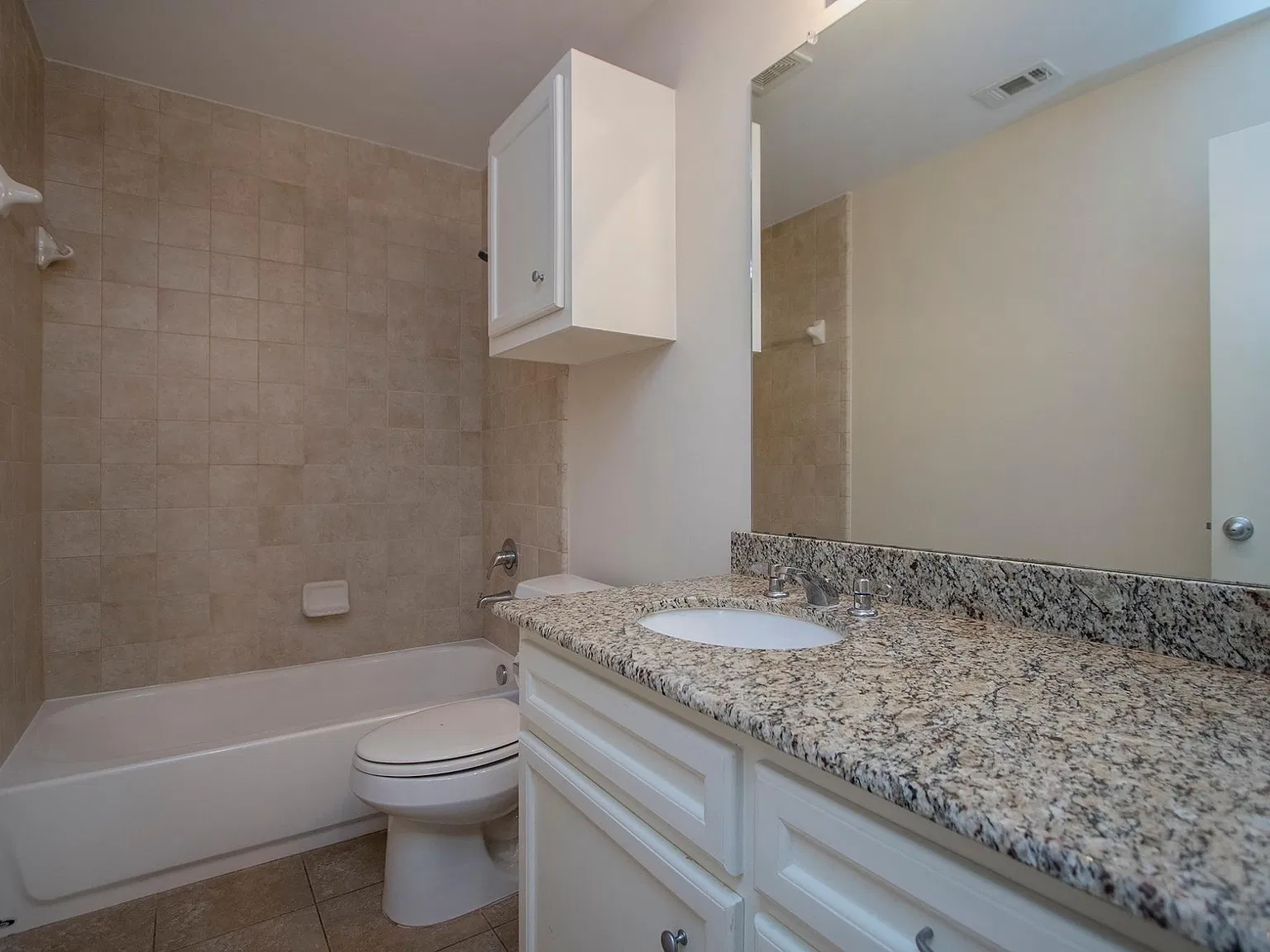 3 bed, 2057 sqft, $2,500 — Photo 2