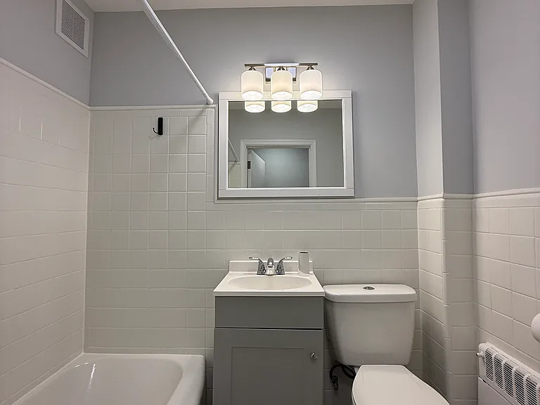 1001 Fanshawe St #1 — Photo 7