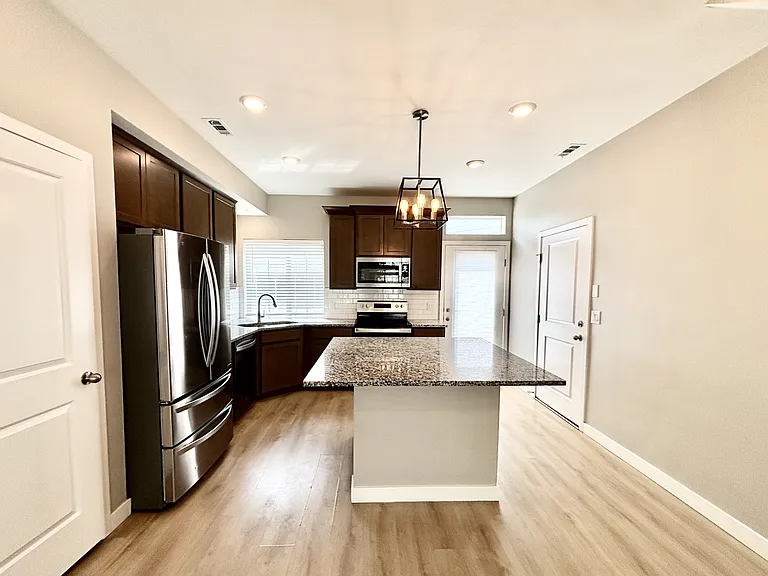 153 E Brushy Canyon St #1 — Photo 40