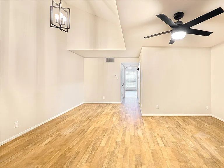 2507 Montrose Blvd #49 — Photo 5
