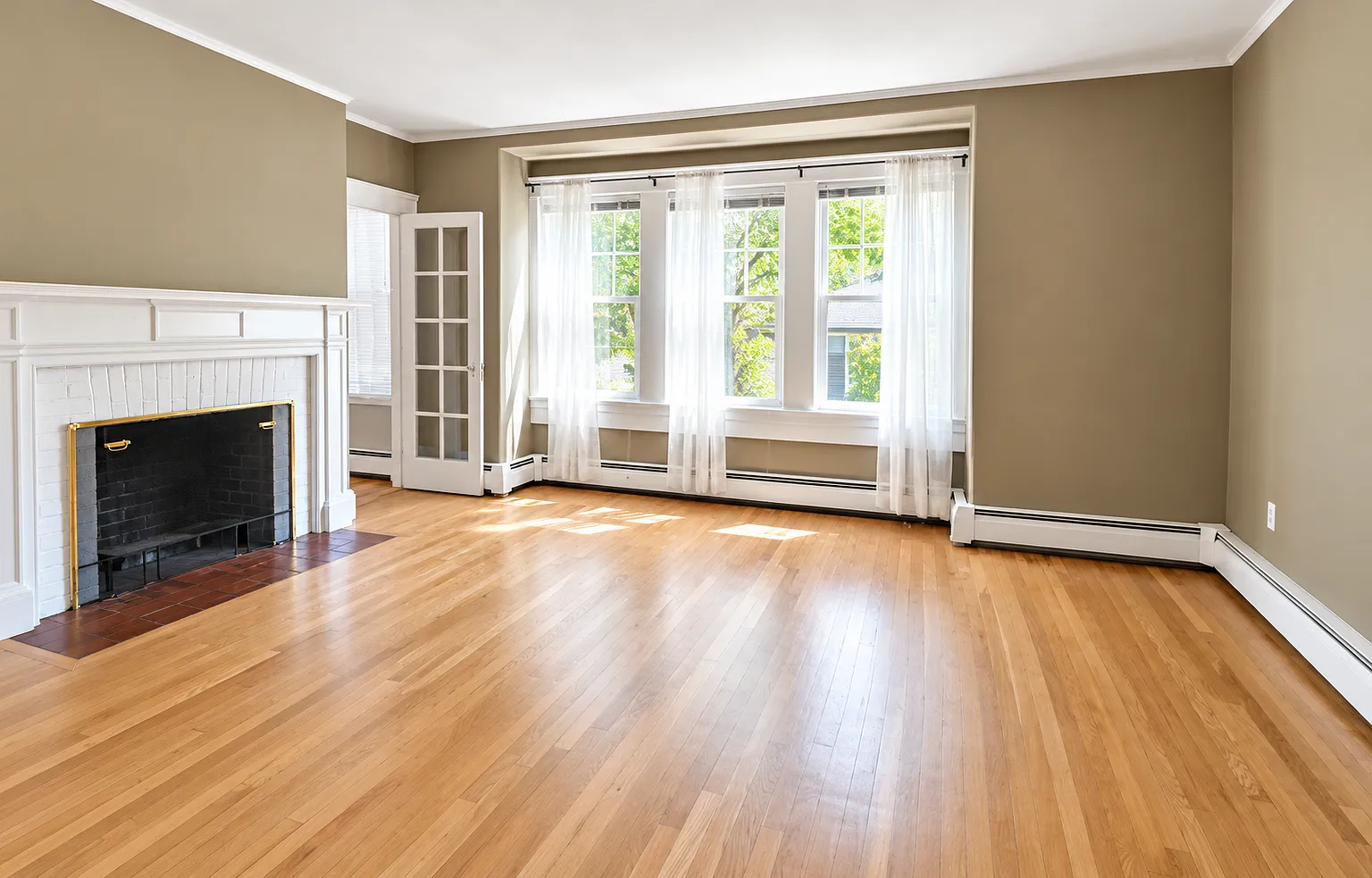 2 bed, 1200 sqft, $2,700 — Photo 2