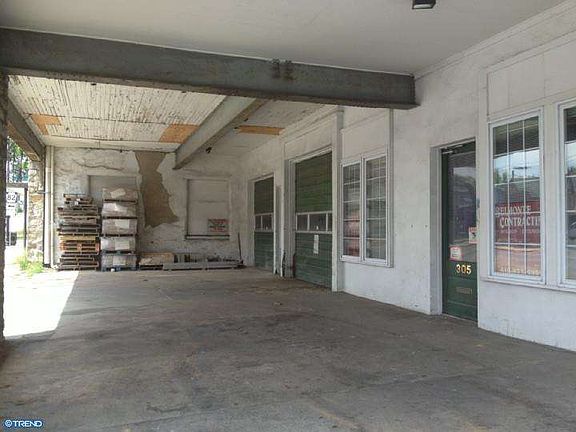 4th image of 321 W Lincoln Hwy