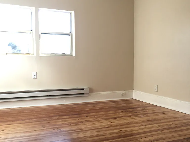 427 Sycamore Ave — Photo 5