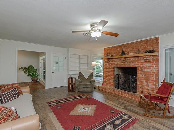 4th image of 3321 Westgate Dr