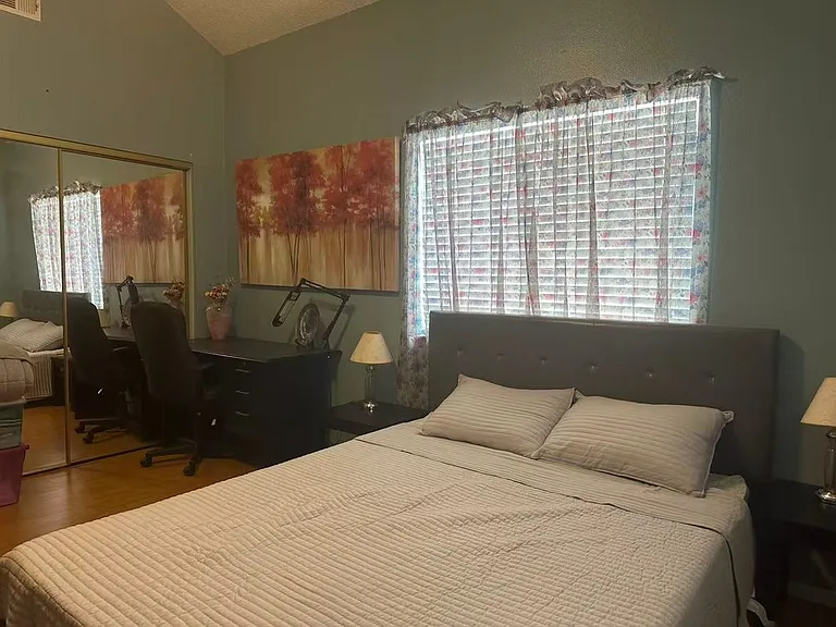 4146 Rowland Ave — Photo 2