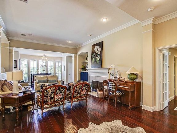 4th image of 2703 Penny Ln