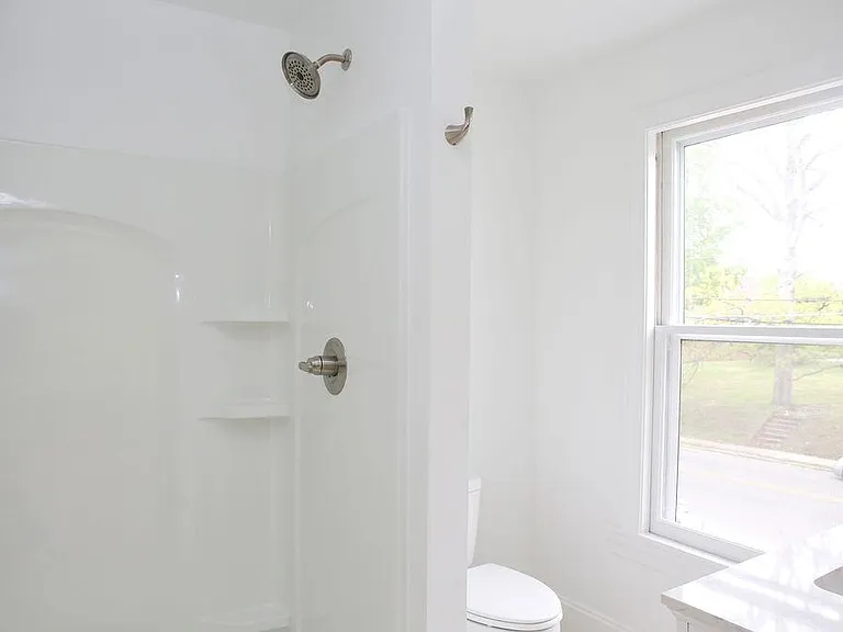 126 Tate St #C — Photo 8