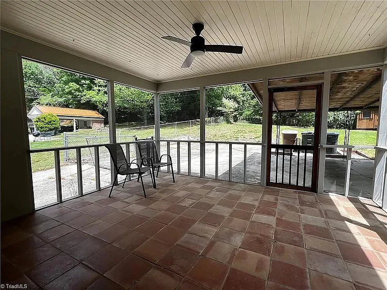 4506 Starmount Dr — Photo 12